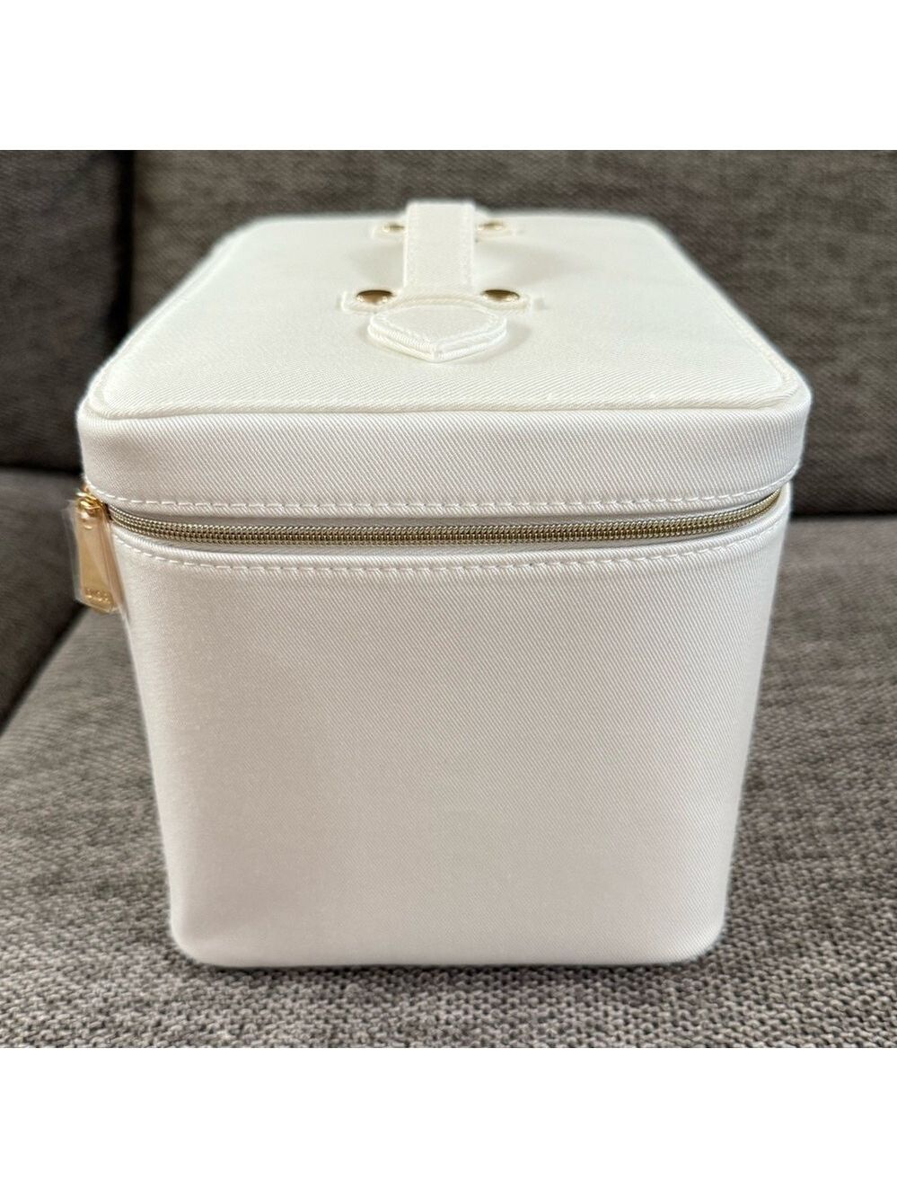 DIOR Prestige Lifestyle Set White Vanity Pouch Cotton Face Towel - Picture 7 of 16